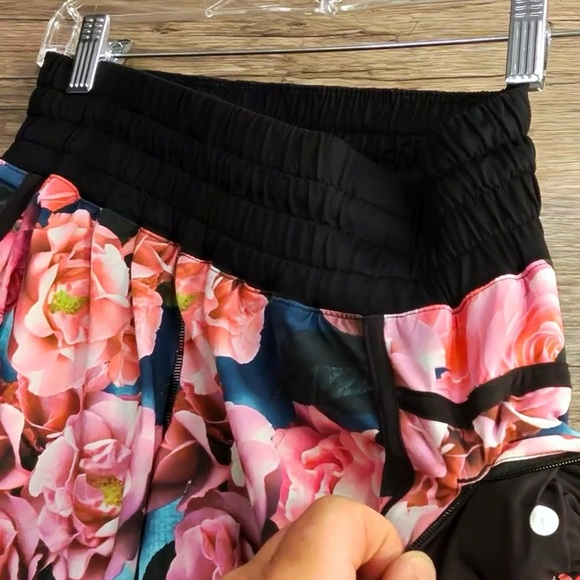 Lululemon Athletica Floral Women's Athletic Shorts - Pink and Blue - Picture 3 of 8